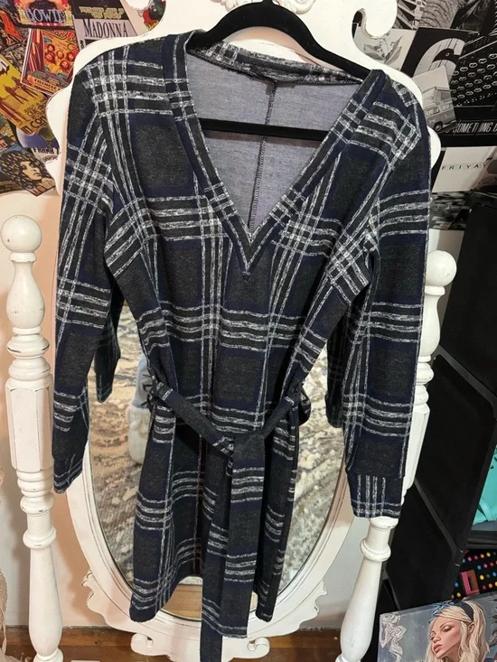 Dynamite Navy and White Plaid V-Neck Long Sleeve Dress with Belt - Picture 2 of 9